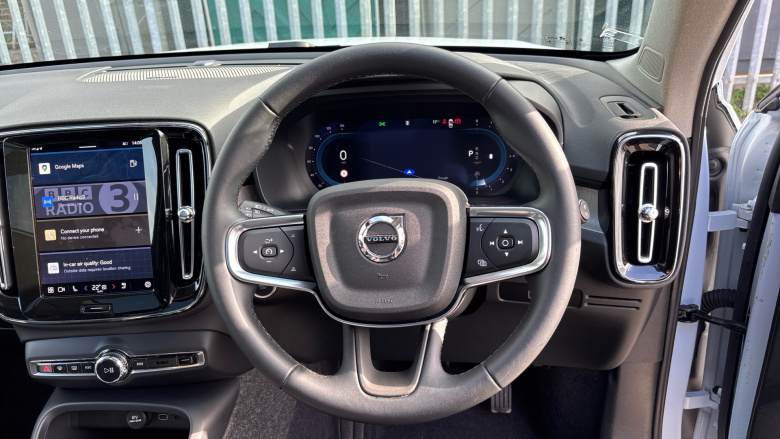 Volvo XC40 2.0 B4P Ultra Dark 5dr Auto Petrol Estate